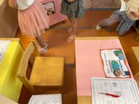 Een reisbureau in de klas